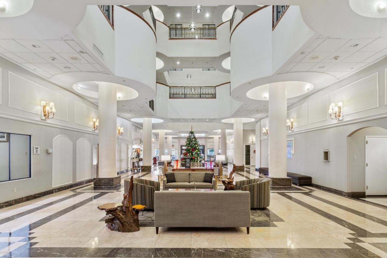 Hotel Wyndham Garden Baronne Plaza New Orleans Exterior foto