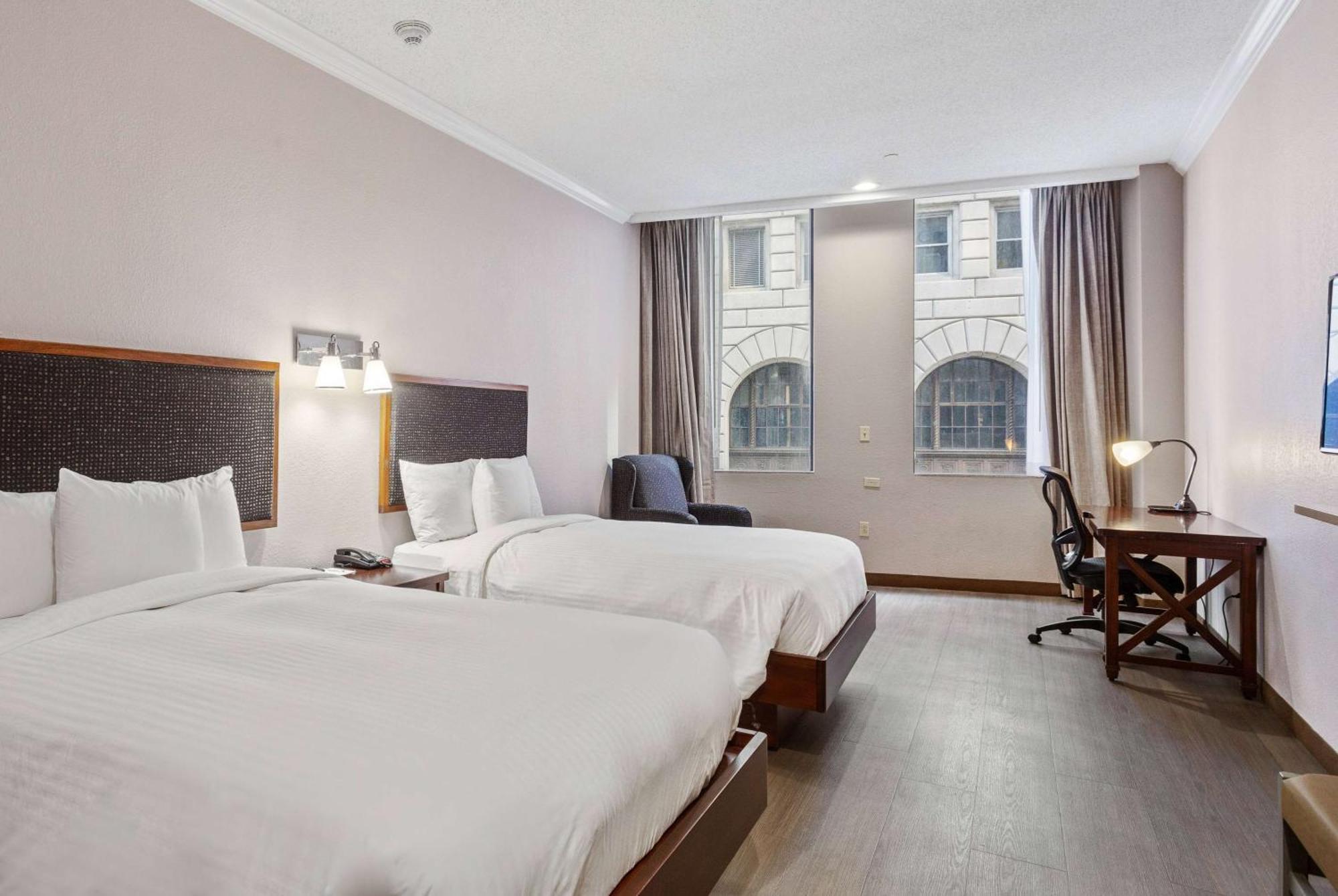 Hotel Wyndham Garden Baronne Plaza New Orleans Exterior foto